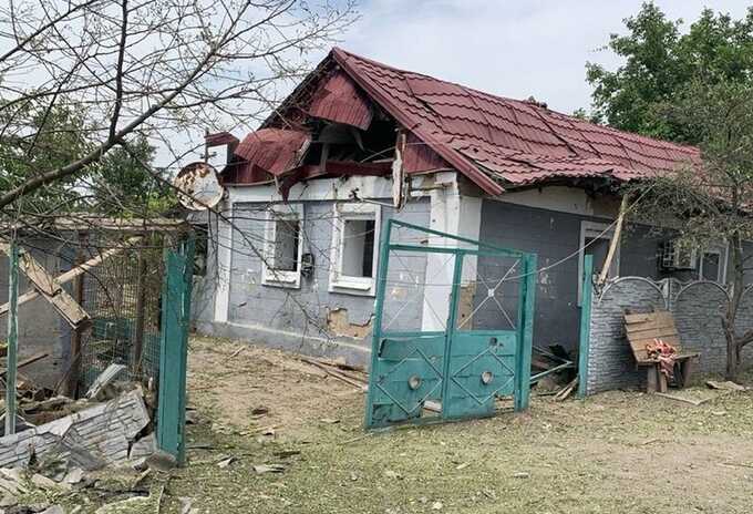 Ворог вдарив по селу Комар на Донеччині: загинула жінка, 14 осіб поранено