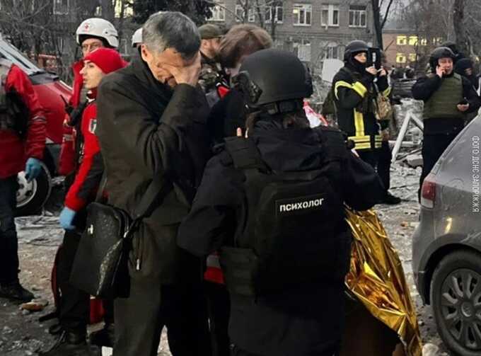 У Запоріжжі до 10 зросла кількість загиблих унаслідок ворожого удару, рятувальна операція триває