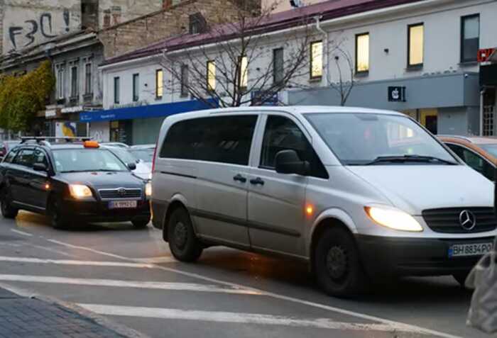 В Україні заборонили слухати російську музику в машині з відчиненими вікнами
