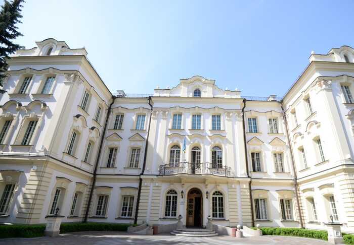 Суд залишив у силі спецдозвіл для фірми сестер Злочевських