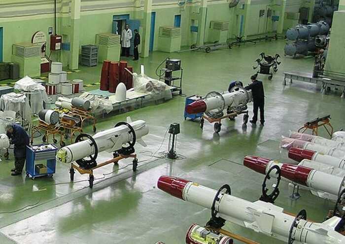 Росія виробляє більше балістичних ракет, ніж США боєприпасів для ППО, — The Economist