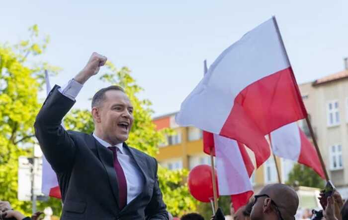 Історик, боксер і фігурант скандалів: хто такий Кароль Навроцький — новообраний президент Польщі