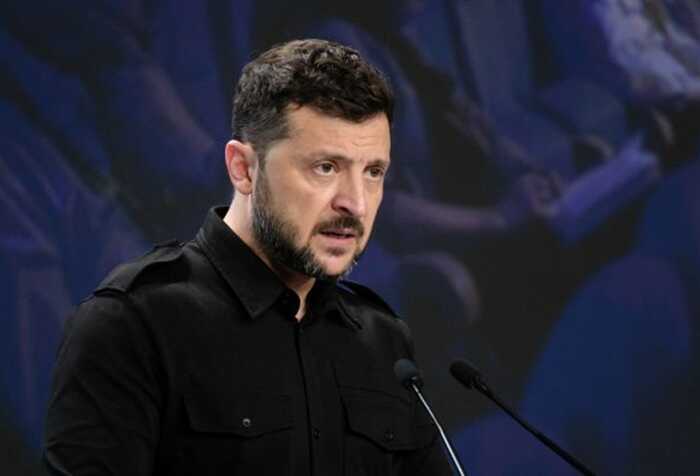Зеленський схвалив продовження воєнного стану та мобілізації