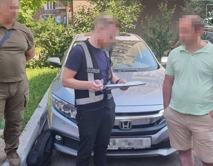 Правоохоронці провели спецоперацію і вручили підозри чоловікам, яка намагались уникнути військової служби