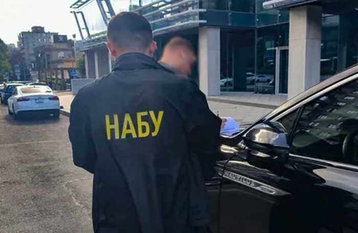 Посадовця Міноборони Гайдука викрили на хабарі в 1,3 мільйона доларів