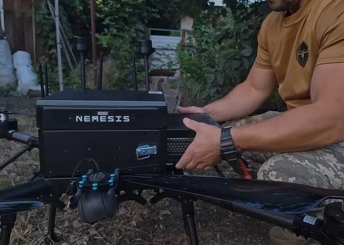 Сили оборони показали роботу дрона Nemesis, який керується через інтернет
