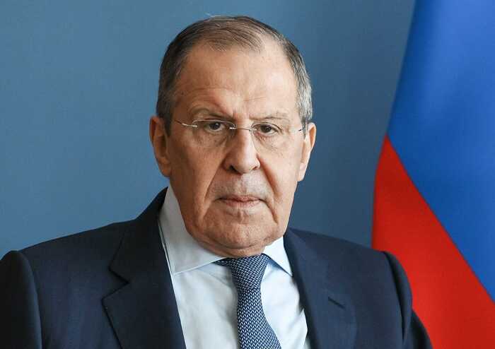 Лавров приїхав до Анкориджа в кофті «СРСР» і озвучив свої очікування від саміту
