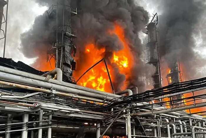 Удари українських дронів змусили РФ терміново закуповувати нафту у Білорусі, — CNN
