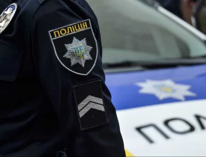 На Дніпропетровщині під час гасіння пожежі чоловік кинувся на рятувальників: його застрелили
