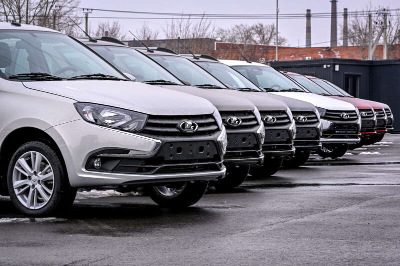 Через санкції США “АвтоВАЗ” зіткнувся з ще одним логістичним збоєм